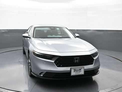 Used 2023 Honda Accord EX-L image 3