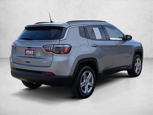 Used 2024 Jeep Compass Latitude image 5
