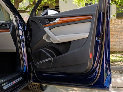 Used 2022 Audi Q5 2.0T Prestige w/ Prestige Package image 57