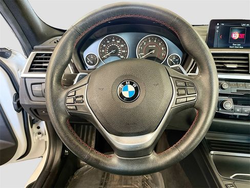 Used 2018 BMW 330i xDrive Sedan w/ Convenience Package image 11