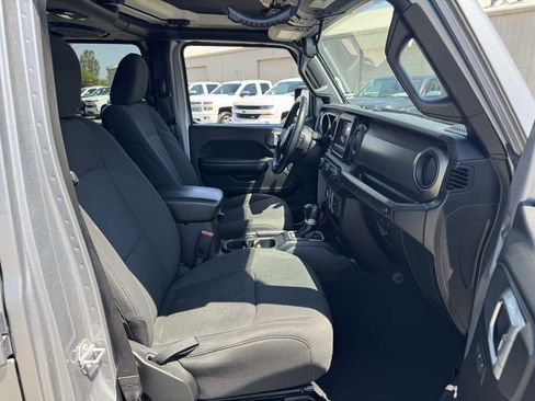 Used 2018 Jeep Wrangler Unlimited Sport S image 26