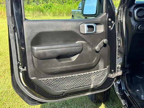 Certified 2021 Jeep Wrangler Sport image 11