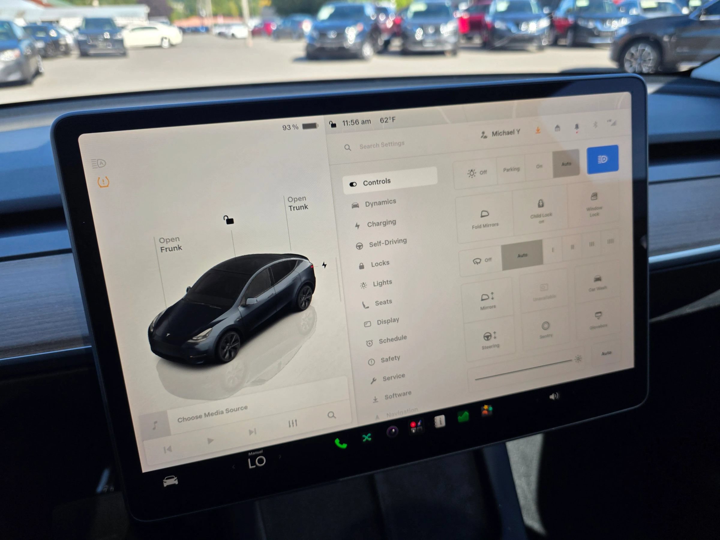 Used 2024 Tesla Model Y Long Range AWD/4WD image 37