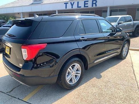 Used 2024 Ford Explorer XLT w/ Equipment Group 202A image 10