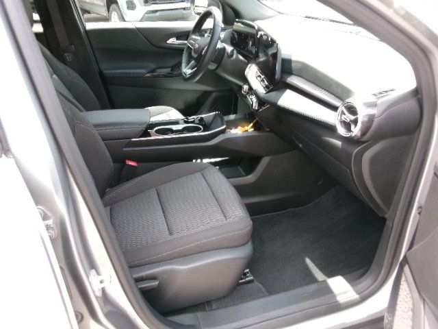 Used 2026 Chevrolet Equinox LT FWD image 11