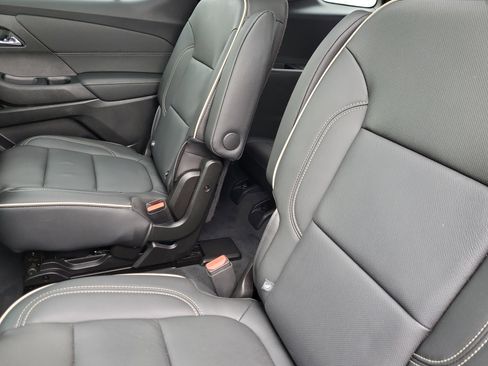 Certified 2022 Chevrolet Traverse Premier w/ Redline Edition image 15