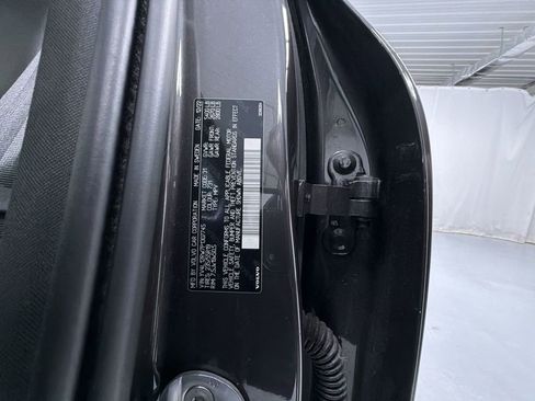 Used 2023 Volvo XC60 B5 Plus w/ Climate Package image 15