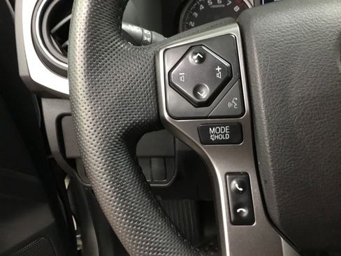 Used 2022 Toyota Tacoma SR5 AWD/4WD image 27