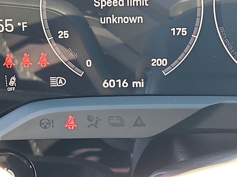 Certified 2025 Porsche Taycan image 19