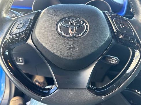 Used 2020 Toyota C-HR XLE image 12