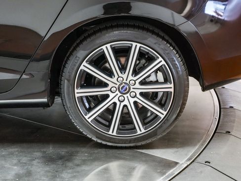 Used 2016 Volvo S60 T5 Premier image 11