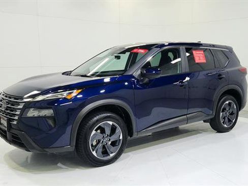 Certified 2025 Nissan Rogue SV image 3