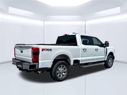 Used 2025 Ford F250 Lariat w/ Chrome Package AWD/4WD image 12
