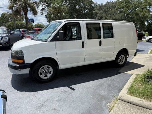 Used 2005 GMC Savana 1500 RWD image 3
