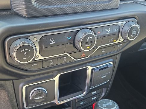 Used 2022 Jeep Wrangler Unlimited Sport image 15