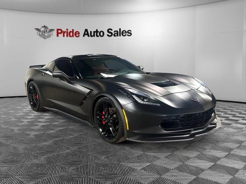 Used 2019 Chevrolet Corvette Stingray Coupe w/ 1LT RWD image 4