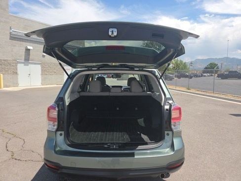 Used 2018 Subaru Forester 2.5i Premium w/ All-Weather Package AWD/4WD image 16