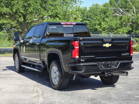 Certified 2024 Chevrolet Silverado 2500 High Country w/ High Country Premium Package AWD/4WD image 6