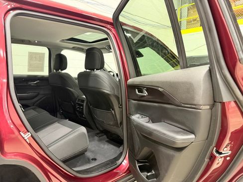 Used 2023 Jeep Grand Cherokee Laredo w/ Luxury Tech Group I AWD/4WD image 38