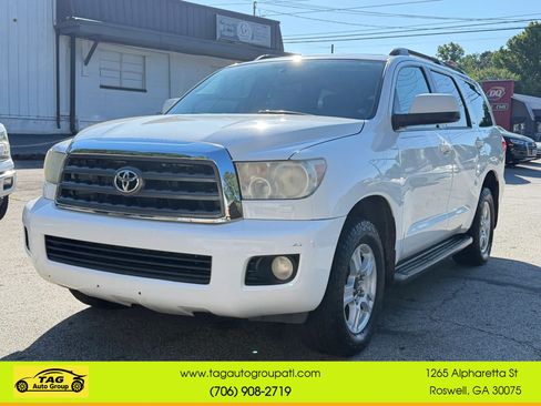 Used 2013 Toyota Sequoia SR5 w/ Premium Pkg AWD/4WD image 1