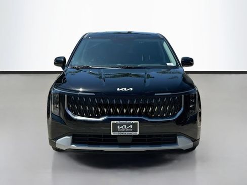 New 2026 Kia Carnival FWD image 2