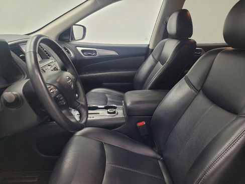 Used 2019 Nissan Pathfinder SL AWD/4WD image 17