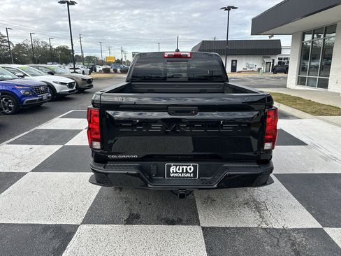 Used 2025 Chevrolet Colorado LT w/ Advanced Trailering Package image 4