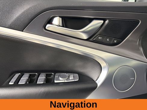 Used 2025 Genesis G70 3.3T Advanced image 9