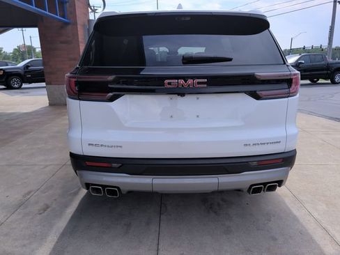 Used 2026 GMC Acadia Elevation w/ Elevation Premium Package FWD image 7