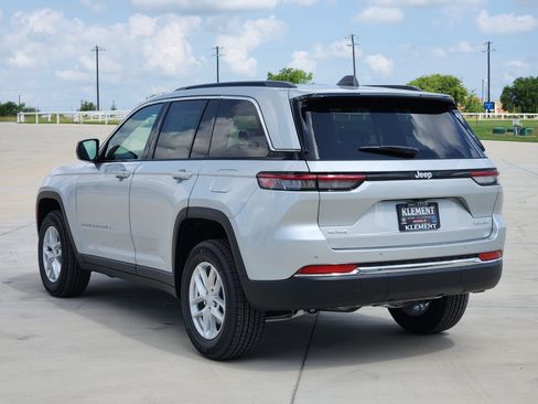 New 2026 Jeep Grand Cherokee Laredo AWD/4WD image 4