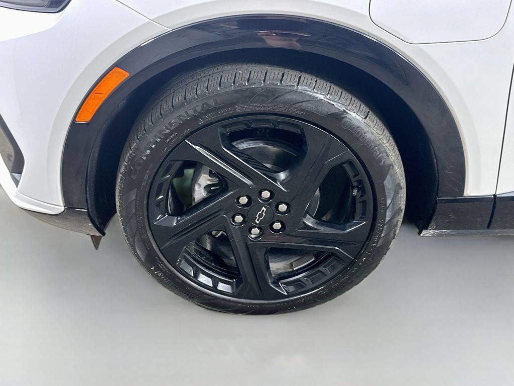Used 2025 Chevrolet Equinox EV RS FWD image 8
