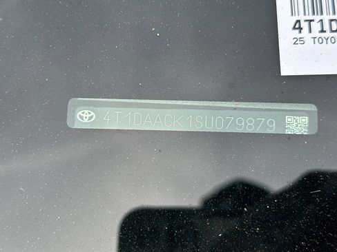 Used 2025 Toyota Camry LE w/ Convenience Package image 4