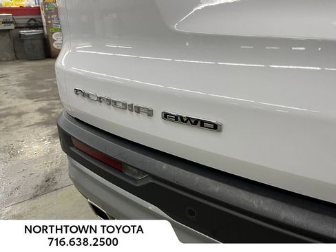 Used 2024 GMC Acadia Elevation image 34