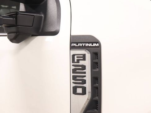 Used 2024 Ford F250 Platinum AWD/4WD image 37