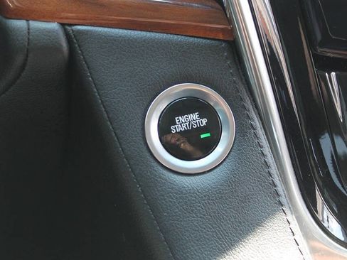 Used 2015 Cadillac Escalade Luxury image 33