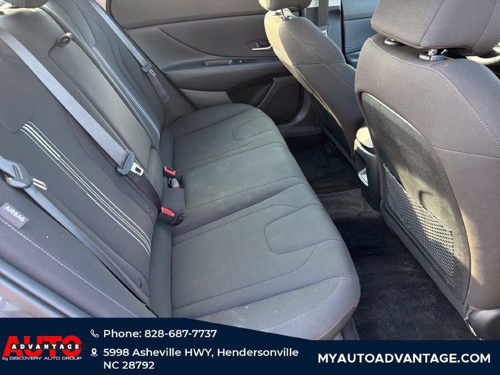 Used 2025 Hyundai Elantra SEL FWD image 38