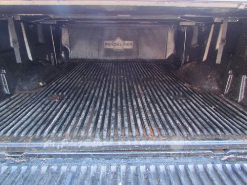 Used 2017 Nissan Titan SV image 26