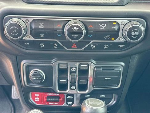 Used 2021 Jeep Wrangler Unlimited Rubicon AWD/4WD image 21