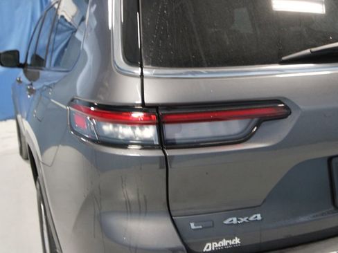 Used 2021 Jeep Grand Cherokee L Limited image 34