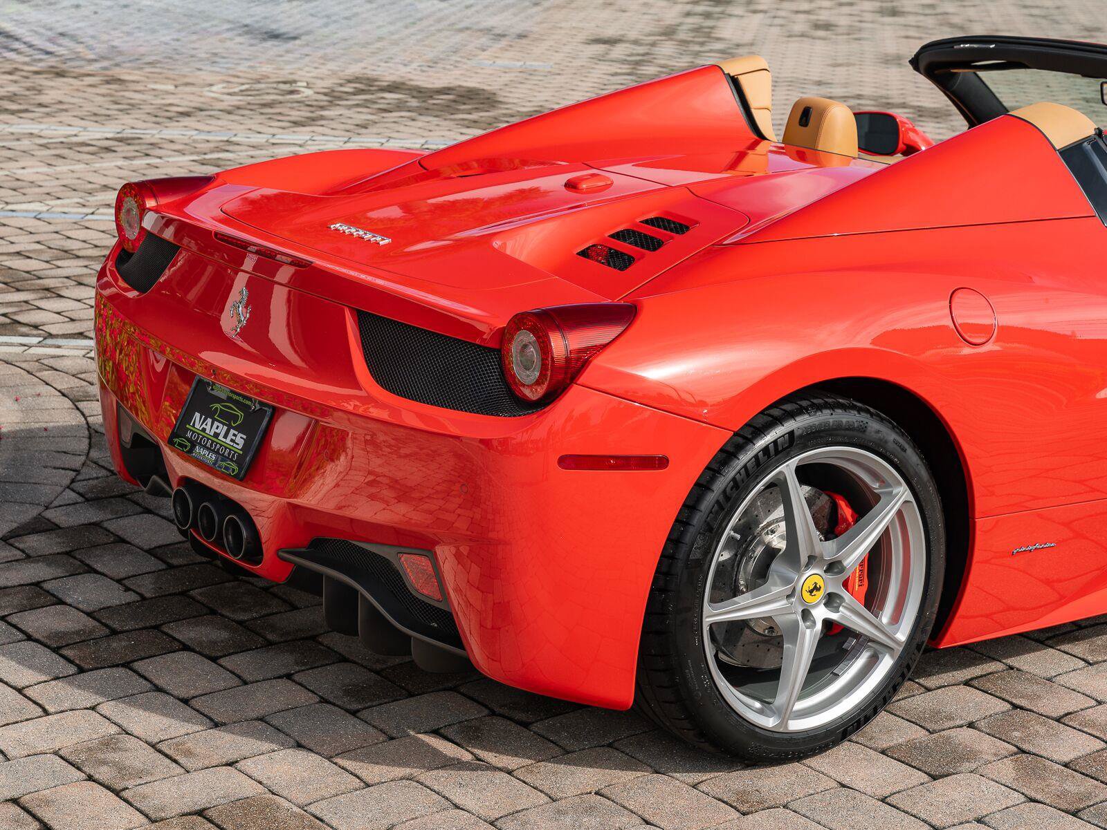 Used 2014 Ferrari 458 Spider RWD image 38