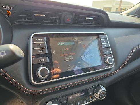 Used 2019 Nissan Kicks SR w/ SR Premium Package FWD image 16