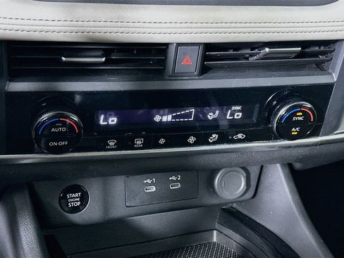 Used 2025 Nissan Rogue SV FWD image 23