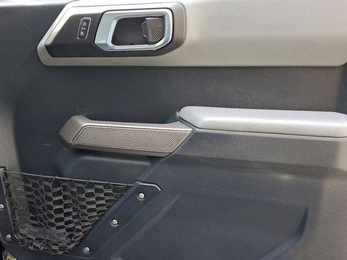 Used 2023 Ford Bronco Black Diamond image 9