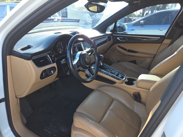 Used 2018 Porsche Macan AWD/4WD image 4