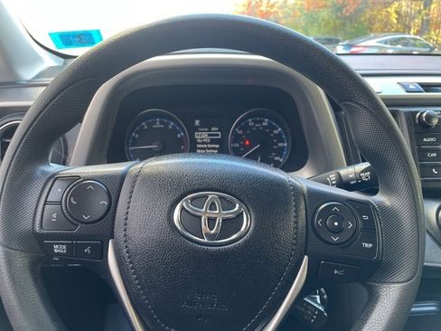 Used 2017 Toyota RAV4 LE image 16