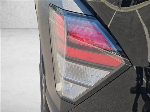 Used 2025 Hyundai Kona SEL FWD image 15