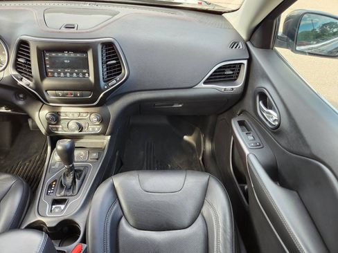 Used 2021 Jeep Cherokee Latitude Lux AWD/4WD image 16