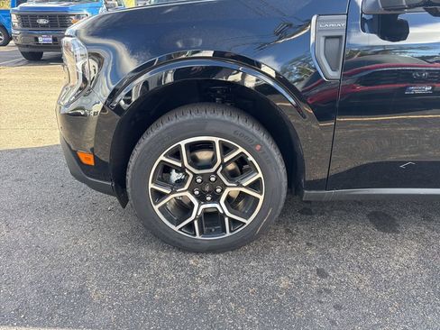 New 2025 Ford Maverick Lariat image 9