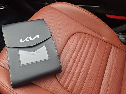 Certified 2023 Kia Sportage SX AWD/4WD image 24