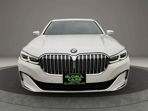 Used 2022 BMW 740i 740i Sedan 4D image 3